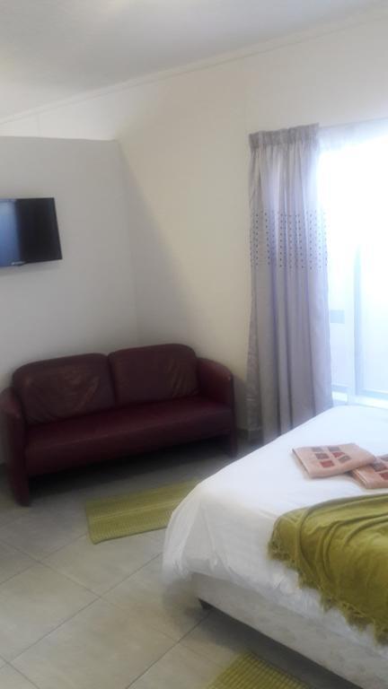 Self-Catering Studio, Unit 6 On Krupp Windhoek Buitenkant foto