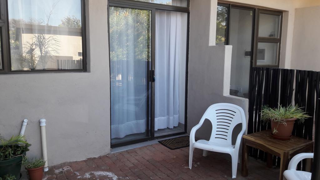 Self-Catering Studio, Unit 6 On Krupp Windhoek Buitenkant foto