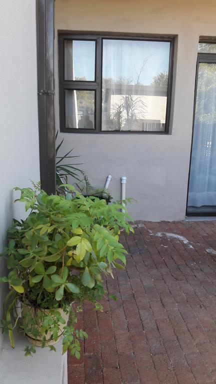 Self-Catering Studio, Unit 6 On Krupp Windhoek Buitenkant foto