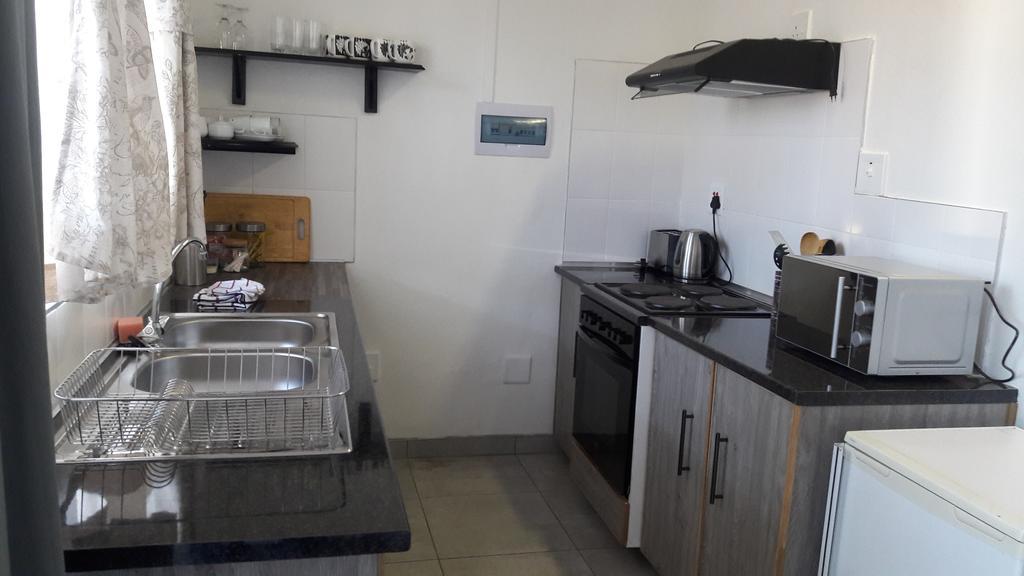 Self-Catering Studio, Unit 6 On Krupp Windhoek Buitenkant foto