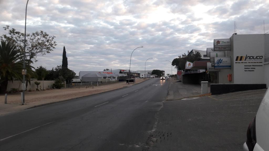 Self-Catering Studio, Unit 6 On Krupp Windhoek Buitenkant foto
