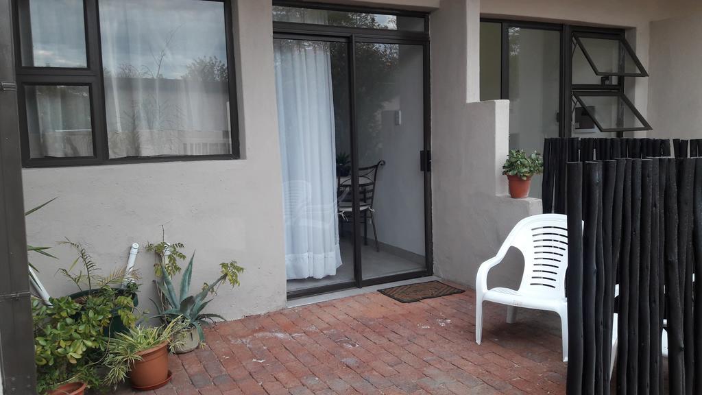 Self-Catering Studio, Unit 6 On Krupp Windhoek Buitenkant foto